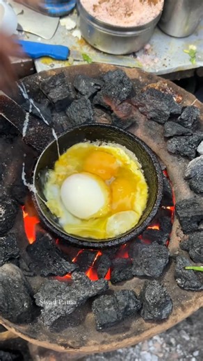 Swad Patna on Instagram: "Egg Poach Recipe Location:- Patna City #egg #eggs #eggrecipes #eggrecipesindianstyle #eggpoach"