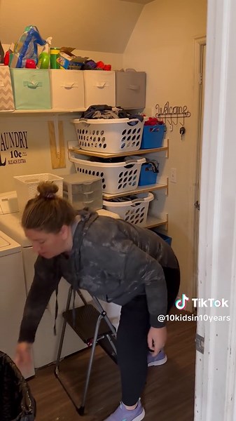 Efficient Laundry Routine for 10 Kids: Simplify Your Daily Chores!