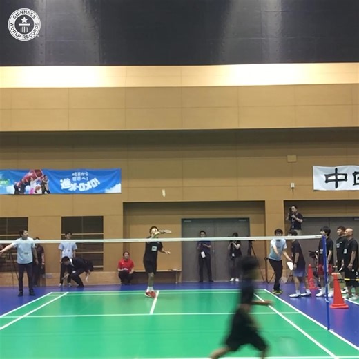 43K views · 262 reactions | Most participants in a badminton rally - Guinness World Records The most participants in a badminton rally is 129 and was achieved by Gifu Bluvic (Japan) at Marusugi Badminton Arena in Murasatocho, Gifu, Japan on 2 August 2025. The participants included people of all ages with badminton experience from beginners to professionals. | Guinness World Records | Facebook