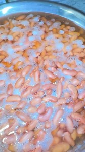 2.4K views · 41 reactions | Monday is our favorite day of the week! What's your secret ingredient you always add to your beans?! Tell us below ⬇️ : @rollingwithmelia | Camellia Beans | Facebook