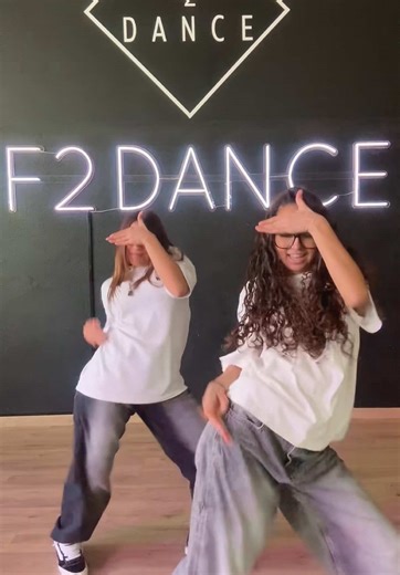 with @L I N A 🍒🍒 🤍 school : @F2_dance #dance #dancevideo #dancedance #StreetDance #videodance