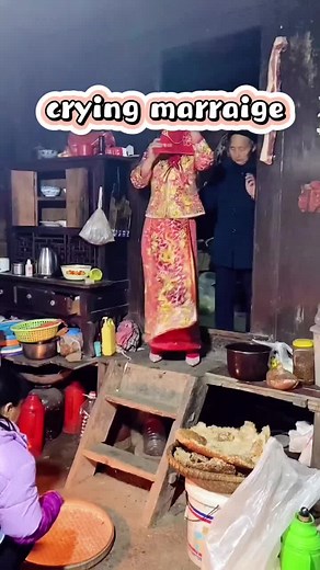 Traditional Chinese Wedding Dresses: A Dive into Chinese Culture