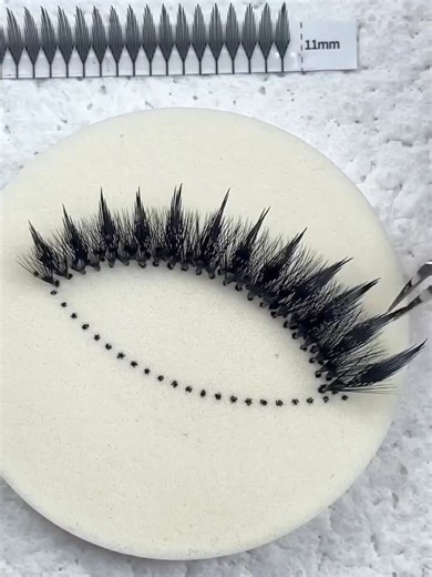 New Technic of Spire Lash. Create a darker effect on Anime Looks. Using 0.07mm Spire and 0.05mm Volume Fans. #nagaraku #lashextensions #eyelashes #eyelashextensions #lashita