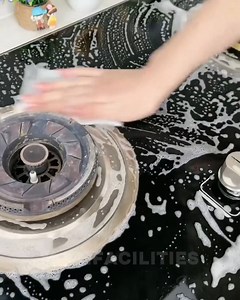 18K views · 11 reactions | GIBT ES HIER ➡ https://amzn.do/bz4xYSX Echt effektiv!  | Frauen mit Stil hinterlassen Kratzspuren, keine Knutschflecke ;) | Facebook