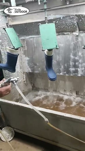 Kids rubber rain boots manufacturing excellence #rubberboots #kidsboots #rainboots