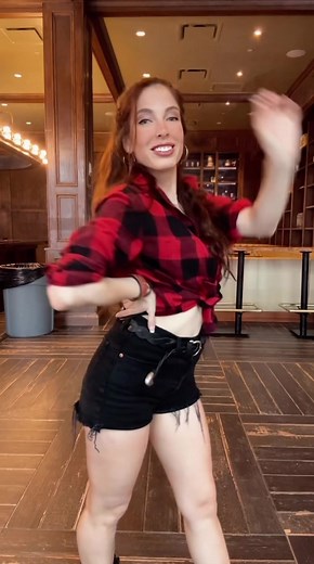 I’m getting everybody at the bar tipsy🎶 Blue bar tonight at @pbratlanta Dc: @everleighrose #dance #tipsy #linedance #linedancing #pbratlanta #atlanta #country #countrybar #bar #fyp #foryou #zyxcba