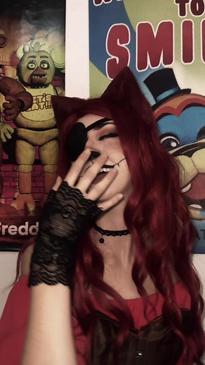 Five Nights at Freddy's Cosplay: Foxy Costume Ideas
