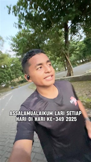 LARI SETIAP HARI DI HARI KE 349/365 2025 Sore ini melaksanakan program easy run aja sekitar 3 km, karena udah mendekati waktu sholat magrib. Alhamdulillah masih bisa konsisten sampai saat ini.💪 Tidak terasa 16 hari program lari setiap hari di tahun ini bakal selesai🤩 selalu menggunakan outfit dari @MILLS OFFICIAL yang nyaman di setiap sesi latihan. 👕 ROAD TO GIVE 🩳 MILLS BOLTZ TIGHT PANT 👟 MILLS ENERSTRIKE HYPER #larisetiaphari #pelarikonten #pacesantaisantaiaja #dunialari #konsistenlari