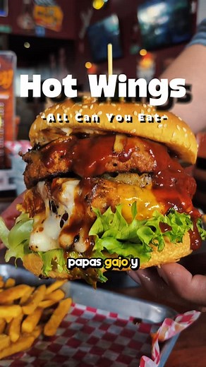 Zacatecas I Gastronomía I Destinos I Experiencias on Instagram: "@hot_wings_zacatecas Para los fans de los deportes y las alitas y Boneless. Aquí les comparto este lugar ⚽️🥊🏈. Hot Wings Zacatecas 📍Calzada héroes de Chapultepec 403 Interior Plaza Alessia Horarios:1-11:30pm Pago: Tarjeta y Efectivo Domicilo: Didi, Rappi La promo del lunes bufet consiste en comer todo lo q puedas de Alitas, Boneless, papá gajo y aros de cebolla( en 2horas 30min) Por $199. No incluye bebidas. Ensalada César $153,