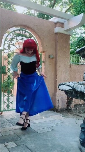Disney cosplay~ Ariel checks out her new feet 🧜‍♀️ #disneycosplay #ariel #thelittlemermaid