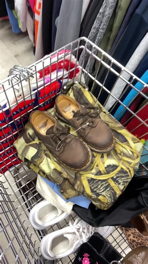 90s vintage Dr. Marten’s!! Heavy soles and perfect leather!! Available soon!! Stay tuned✨ #drmartens #90svintage #vintagekids #reseller #fyp