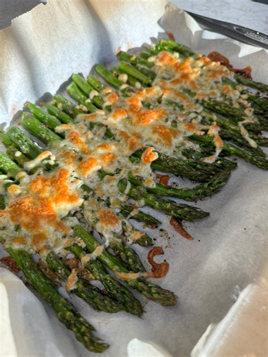 Cheesy Asparagus - recipe in comments | Kristyslifestyle