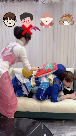 看看谁可以把气球压爆！ #斗罗大陆 #唐三 #小舞 #唐舞桐