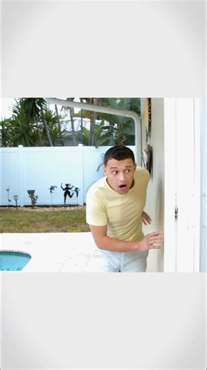 Heatup on Instagram: "[ File no 162 ] Link in bio 🔗 日本利用压电瓷砖将人们的脚步转化为电能。这些瓷砖能够捕捉你脚步产生的动能。 当你行走时，你的体重和动作会对瓷砖产生压力。瓷砖会轻微弯曲，产生机械应力。 瓷砖内部的压电材料会将这种应力转化为电能。 每一步都会产生少量电荷，数百万步加在一起，就能产生足够的电力来驱动LED灯、数字显示屏和传感器。 在像涩谷车站这样人流密集的地方，每天大约240万步都在为这个系统做贡献。 这些电力可以储存起来或立即使用，从而减少对传统能源的依赖，并支持可持续的城市基础设施。 这种方法把日常的动作转化为实用的可再生能源。 #日本井知识#事实#你知道吗#推荐#科技创新井历史＃技术实验井热门"