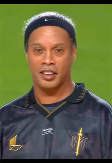 Ronaldinho 🇧🇷🧙‍♂️✨🤙🏽 #tiktokfrance🇨🇵 #capcut #foryoupage #fyp #viral