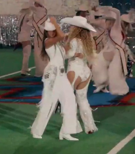 Beyoncé and Blue Ivy Shine in Christmas Halftime Show