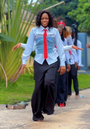 Mood les filles 😎🏆🇨🇩#challenge #flypシ #viraltiktok #congolaise🇨🇩 #mood @AFROEMS @Dance time✌🏽