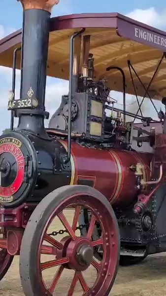 Steam Traction Engine #steamengine #steam #tractionengine #heavymachinery #shorts