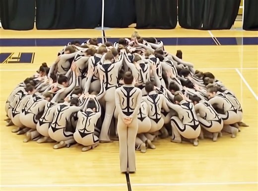 This Texas high school dance team had the crowd hooked… but no one expected how it would end. 😲💃 Their routine starts off strong — but what happens in the final moments left millions completely stunned. A performance this creative and powerful doesn’t come around often. 🎥 Watch the jaw-dropping finale in the comments 👇 | Earth.Awesome