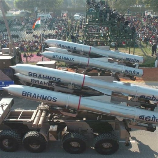 Rajnath, Yogi flag off BrahMos missiles made in Lucknow #brahmos