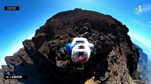 Un accident mortel de wingsuit au Piton des Neiges. Hugues Orlianges est décédé en réalisant un saut du plus haut relief de La Réunion. Agé de 33 ans, il était expérimenté. | Réunion la 1ère