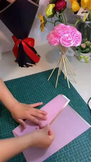Floral creations on Instagram: "Pretty pink💖 #floraldesign #FlowerArrangements #EasyDIY #eternalflowers #loving #loveyourself #decor #pretty #ribbonflowers Dm now💗"
