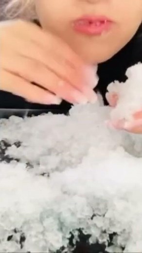 Messy ICe Eating 🥶❄️