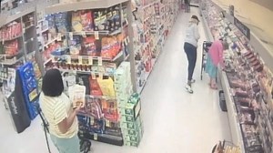 1M views · 2K reactions | HORRIBLE: Police in California are searching for two suspects who allegedly worked together to steal a wallet from an elderly woman's purse at a grocery store. MORE: https://tinyurl.com/yymu8dz9 | FOX 35 Orlando | Facebook