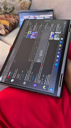 Lenovo ThinkPad X1 Yoga G6 laptop: High-end business convertible 2-in-1 🌼💥11th Generation. Core i7. X360. Touchscreen. Comes with a stylus pen 🌼💥Intel Iris Xe Graphics G7 96EUs, Core: 1400 MHz 11th Gen 11th Gen Intel(R) Core(TM) i7-1185G7 @ 3.00GHz (8 CPUs), ~3.0GHz 🌼🌼💥💥32 GB RAM. * 512 GB Storage. (Expandable) Dolby Atmos speaker stystem # 2 thunderbolt ports # @65,000/=. 0714722264 | Tech Convenience Store