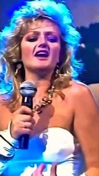 Bonnie Tyler - Holding Out for a Hero