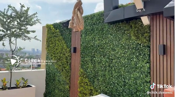 🔊 De silencio… a una experiencia sonora envolvente. En este proyecto integramos un sistema de audio distribuido en 2 zonas, con calidad profesional y un diseño discreto que transforma la atmósfera. ✔️ Audio de alto rendimiento ✔️ Control independiente por zonas ✔️ Instalación limpia, sin comprometer el diseño Si tienes un espacio que necesita vida, estilo y tecnología, escríbenos. #Clickdynamic #AudioProfesional #DiseñoSonoro #IntegraciónAV #AntesYDespués #EspaciosConEstilo