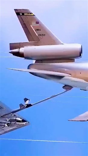 Jk on Instagram: "Do you know how the flying boom aerial refueling system works.#AviationFacts #AerialRefueling #MilitaryAviation"