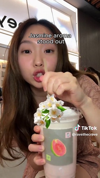treating myself with $100 at Orchard Singapore 💅✨ Don't forget to check out the new HEYTEA store at Orchard Central and while they have the BOGO promo from 15-21 May 2026 #singapore #heytea #foodtrip