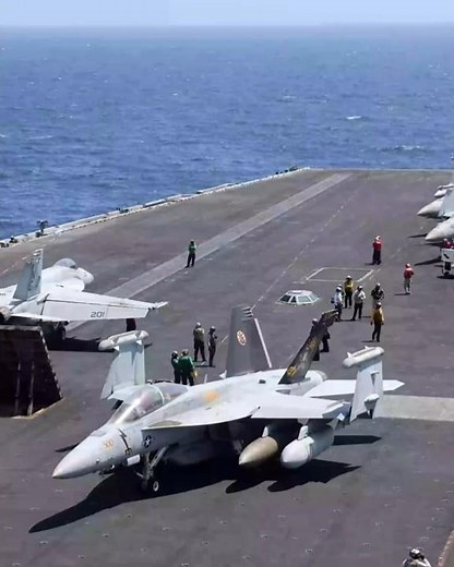 Full Combat Readiness Aboard USS Abraham Lincoln (CVN-72)