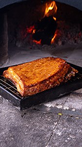 1.5M views · 38K reactions | Nanana, me muero con este recetón... ❤️‍ Pechito de cerdo al horno laqueado y caramelizado con Salsa de Ostras Lee Kum Kee, acompañado de un purecito de batatas. Ideal para combatir el frío  Gracias a la gente de IFISA por proveernos las espectaculares salsas de la famosa marca del panda, Lee Kum Kee. Un lujo total! | Locos X el Asado | Facebook