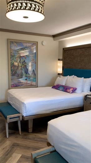 The Moana themed rooms at Disney’s Polynesian Village Resort are B-E-A-U-T-I-F-U-L 🌊❤️ If you’re insterested in staying here you can ask for a no-obligation vacation quote with @dreamsunlimitedtravel 🙌 • • • #moana #moanaroom #polynesianvillageresort #polynesianresort #polynesianresortdisney #disneyworld #disneyresort #waltdisneyworld #waltdisneyworldresort #disneyfan | The DIS