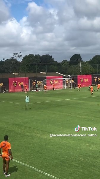 Ejercicio 11 vs 0: Mejora la Táctica en el Fútbol