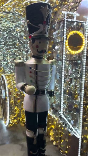 Hammersmith Broadway Shopping Centre Stores, Food, Travel Links & Visitor Guide.Dec 2025