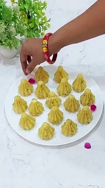 Rava Modak Recipe | सूजी मोदक रेसिपी 🪔 Ganesh Chaturthi Special 🥮 #shorts