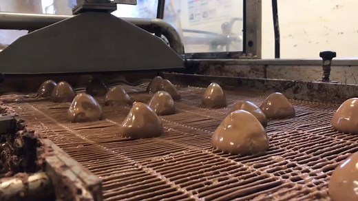 2.2K views · 74 reactions | Milk Chocolate Snowballs are a delicious combination of soft marshmallows and our creamy milk chocolate. A yummy treat for everyone, and a sure-fire hit amongst the family. Check out the video and watch how our team achieve the perfect Milk Chocolate Snowball... #MelbasChocolates #MilkChocolateSnowballs goo.gl/fngX2V | Melba's Chocolates | Facebook