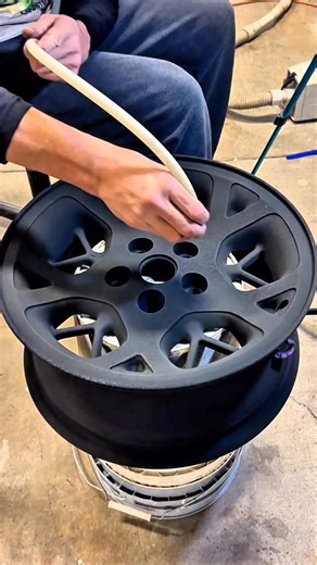 When two tone powder coating the powder coat detail vacuum kit is much faster than taping. @invoice_fly #powdercoat #custom #wheels | 710 Performance