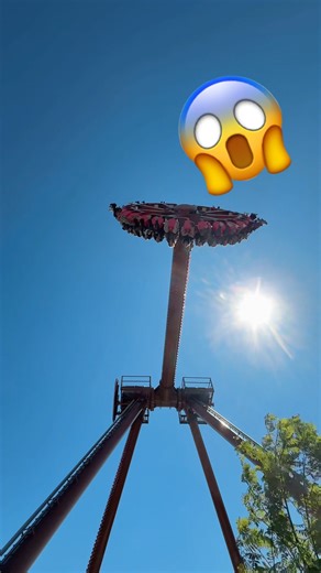 Aztec Swing at Energylandia 🌪 Europe’s CRAZIEST Pendulum Thrill Ride! 🎡🎢