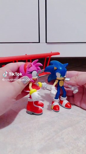 Sonic and Amy's Romantic Kiss Scene ft. Tails Reaction | Heartwarming Moment