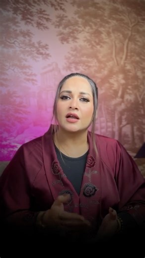 Zeenat Kureshi | Film Producer on Instagram: "Dubai gold trade mein problem luck ki nahi hoti. Problem shortcuts ki hoti hai. Maine is video mein apna tested 4-step legal framework share kiya hai: 1️⃣ India registration (IEC + DGFT) 2️⃣ Dubai DMCC setup 3️⃣ Hallmarking & purity compliance 4️⃣ CEPA agreement for duty saving Yaad rakhiye — shortcuts se paise bante hain, par legal system se empire banta hai. Comment CHECKLIST agar aap serious ho. Aur Part 3 miss mat karna. #DubaiGoldTrade #GCCBusin