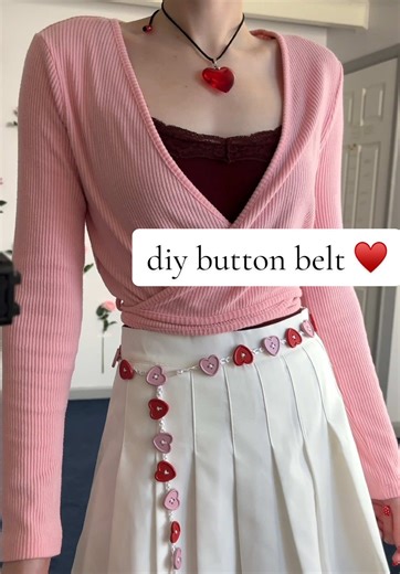 Valentine's Day Outfit Inspiration: DIY Heart Button Belt