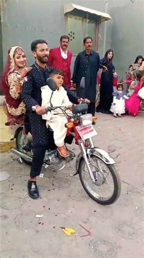 birdal Entry with groom