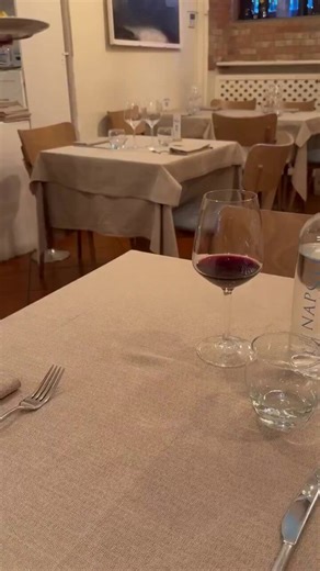 Si quieres comer pizza en un restaurante en Italia... 😂