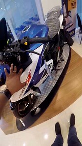 690K views · 8K reactions | GIXXER SF 2025 MODEL... PLS. FOLLOW & SHARE MGA BOSS...RS.. #fbreels #viralreels #followers #highlights #repomaster #GixxerSF | Thropex | Facebook