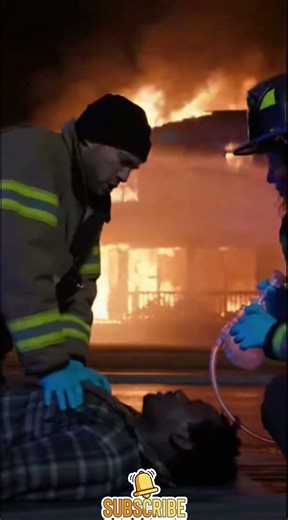 Real Hero Rushes Into Burning Inferno#Firefighter #BraveHero #FireRescue #FirstResponder