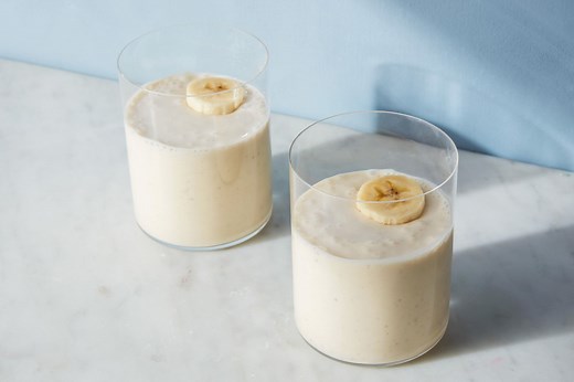 This 5-Minute Banana Smoothie Is Your New Breakfast Buddy